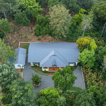 Stayvista At Catherine Cottage With Heater & Board Game Munnar Exterior photo